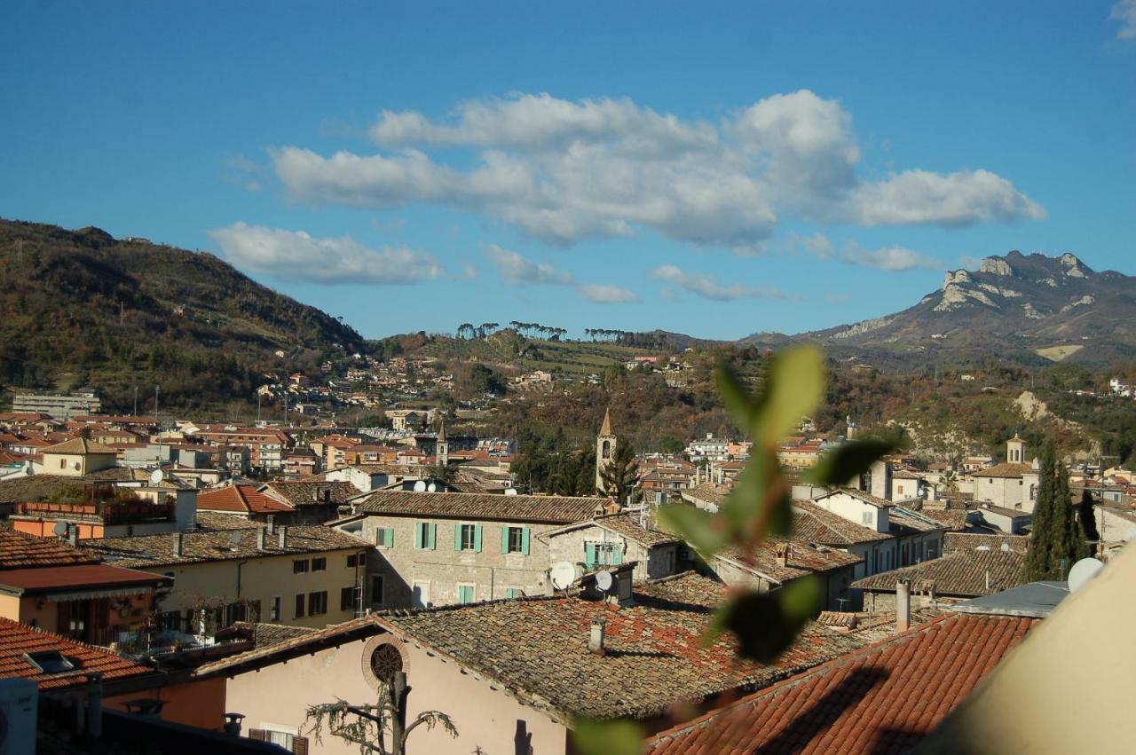 A Casa Di Lola Bed & Breakfast Ascoli Piceno Eksteriør bilde