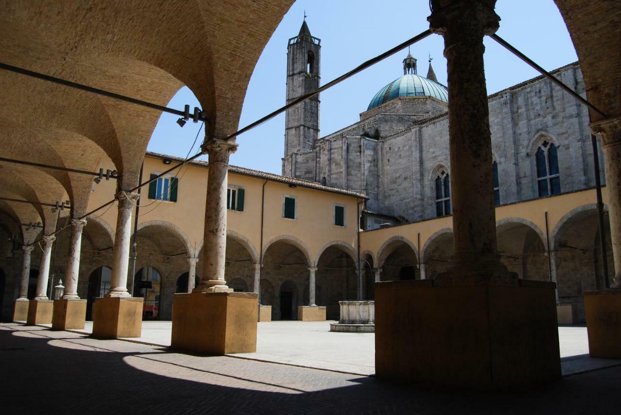 A Casa Di Lola Bed & Breakfast Ascoli Piceno Eksteriør bilde