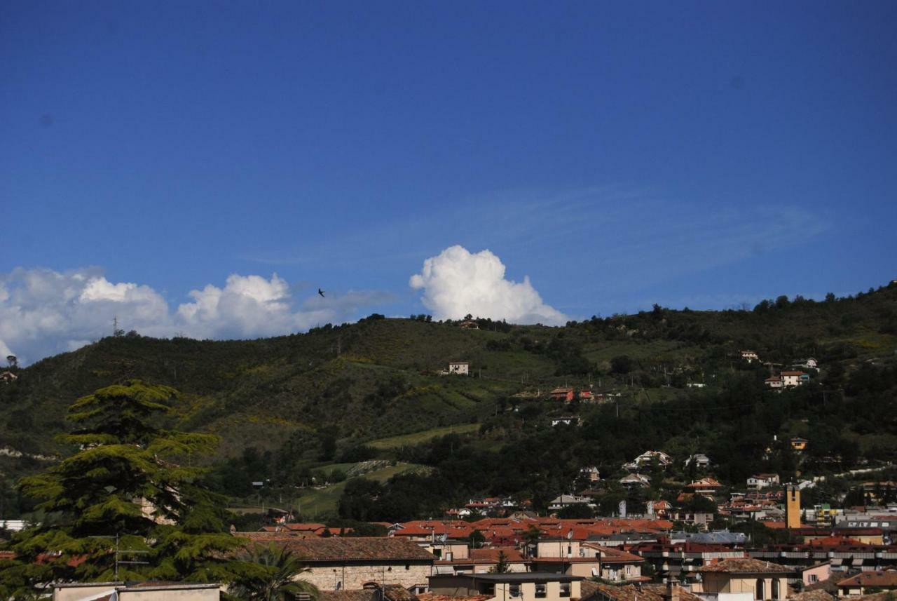 A Casa Di Lola Bed & Breakfast Ascoli Piceno Eksteriør bilde